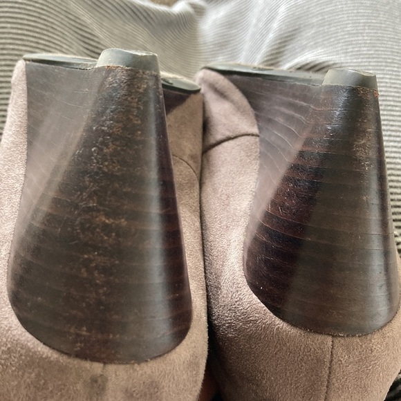 Sam & Libby 8.5 wedge heels slip ons suede pleated detail - Picture 7 of 8